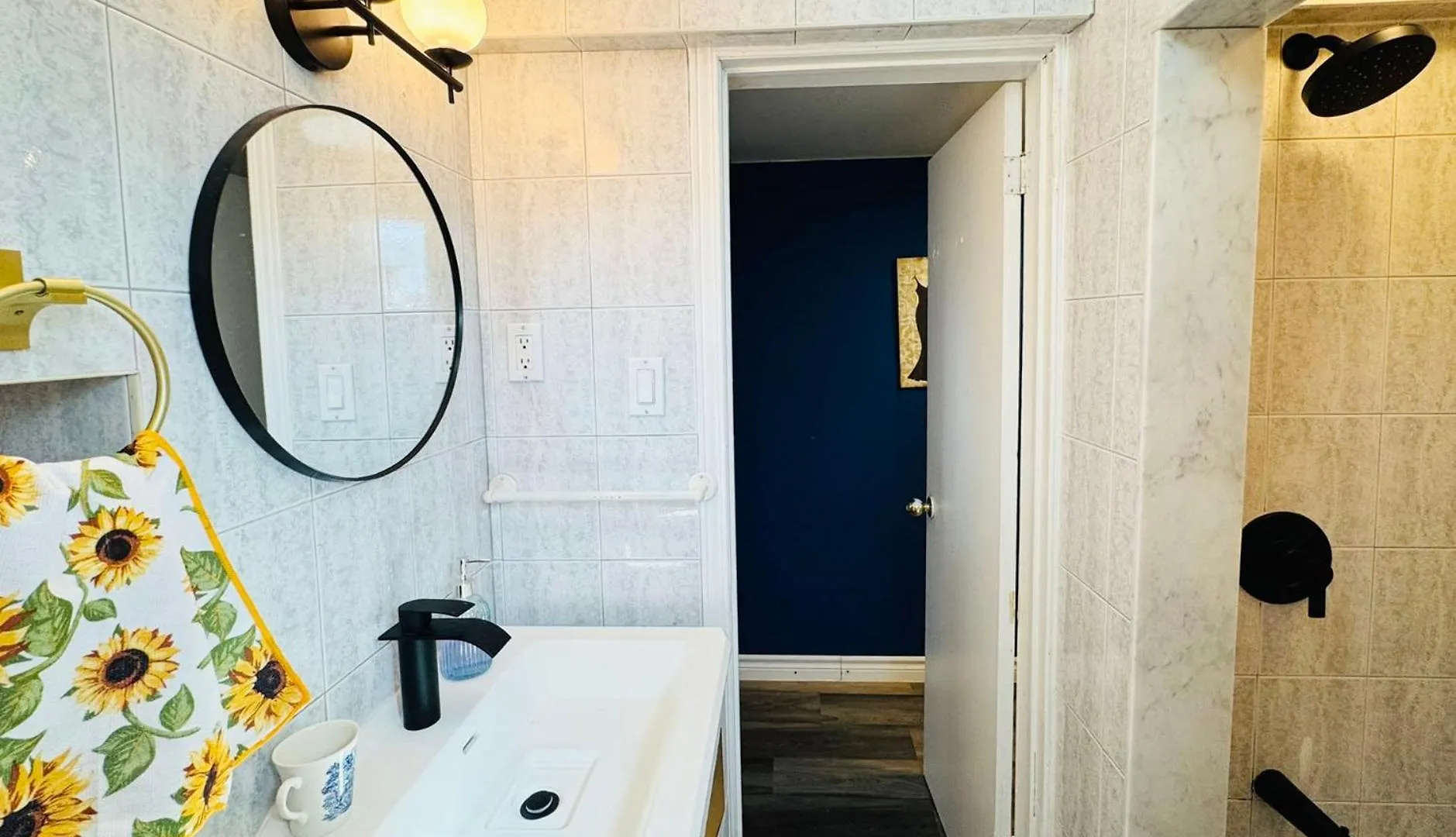 Quarto em Acomodações Particulares Sunrise Bnb - Free Parking Toronto