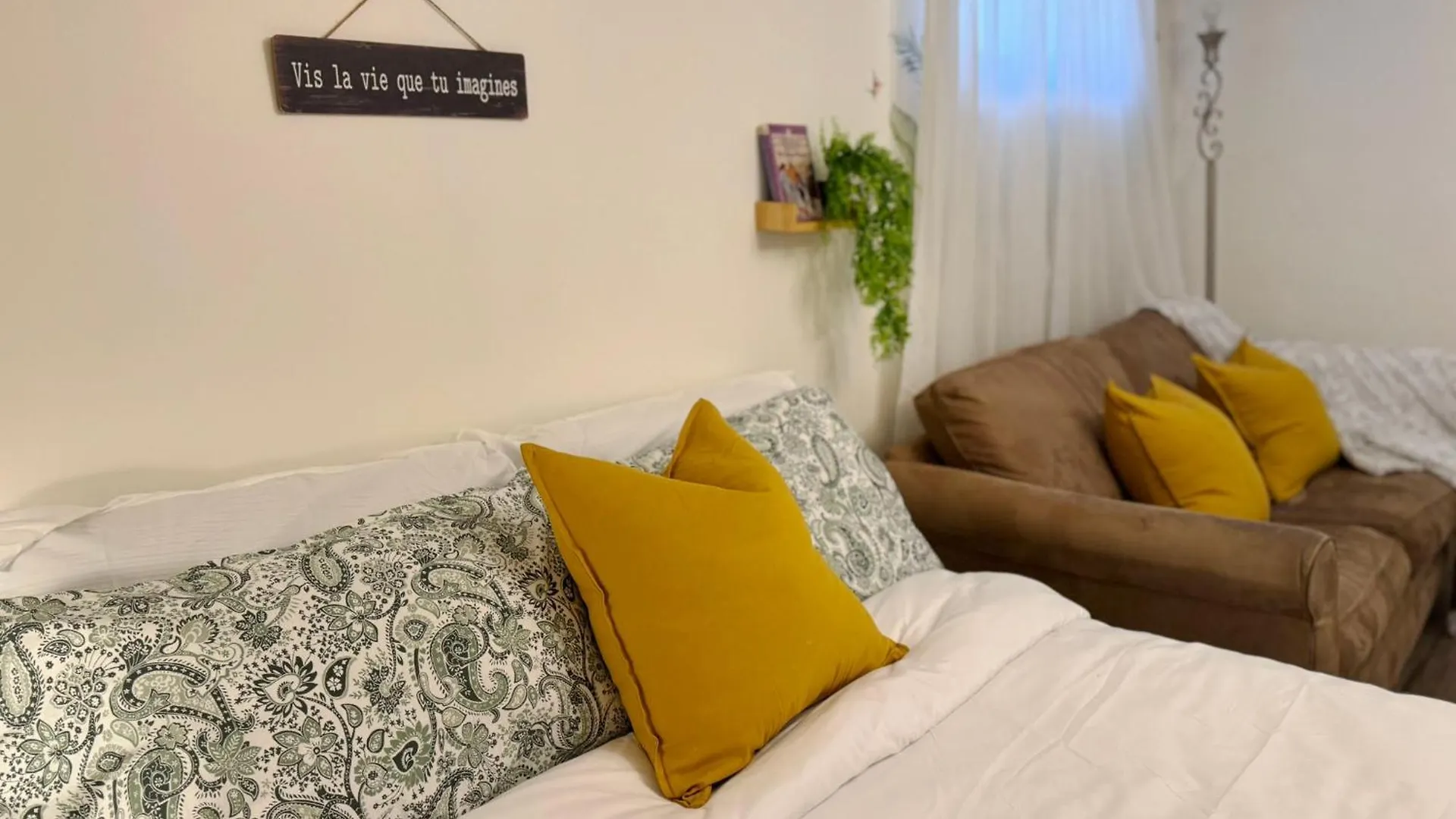 Sunrise Bnb - Free Parking Toronto