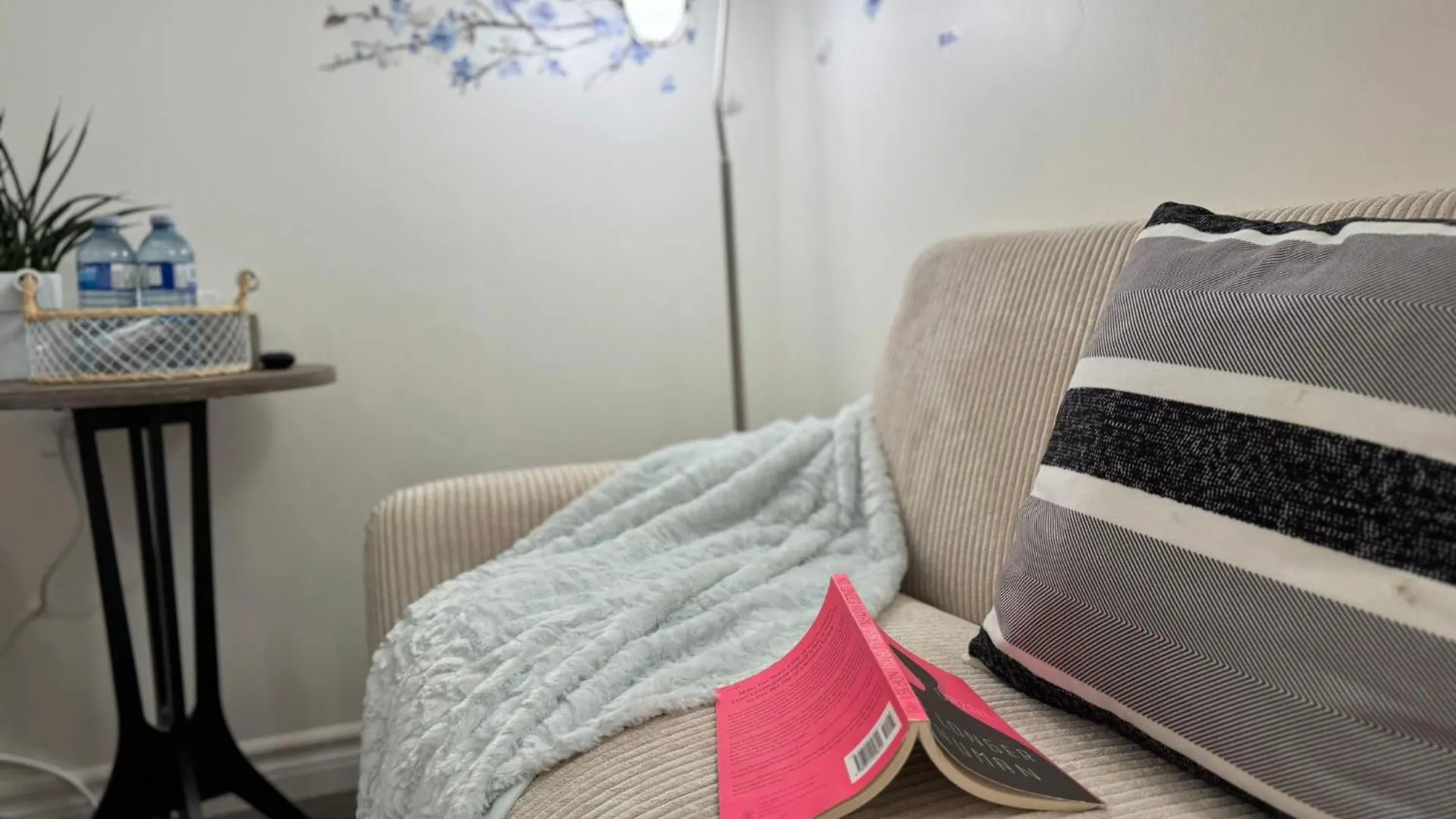 Sunrise Bnb - Free Parking Toronto