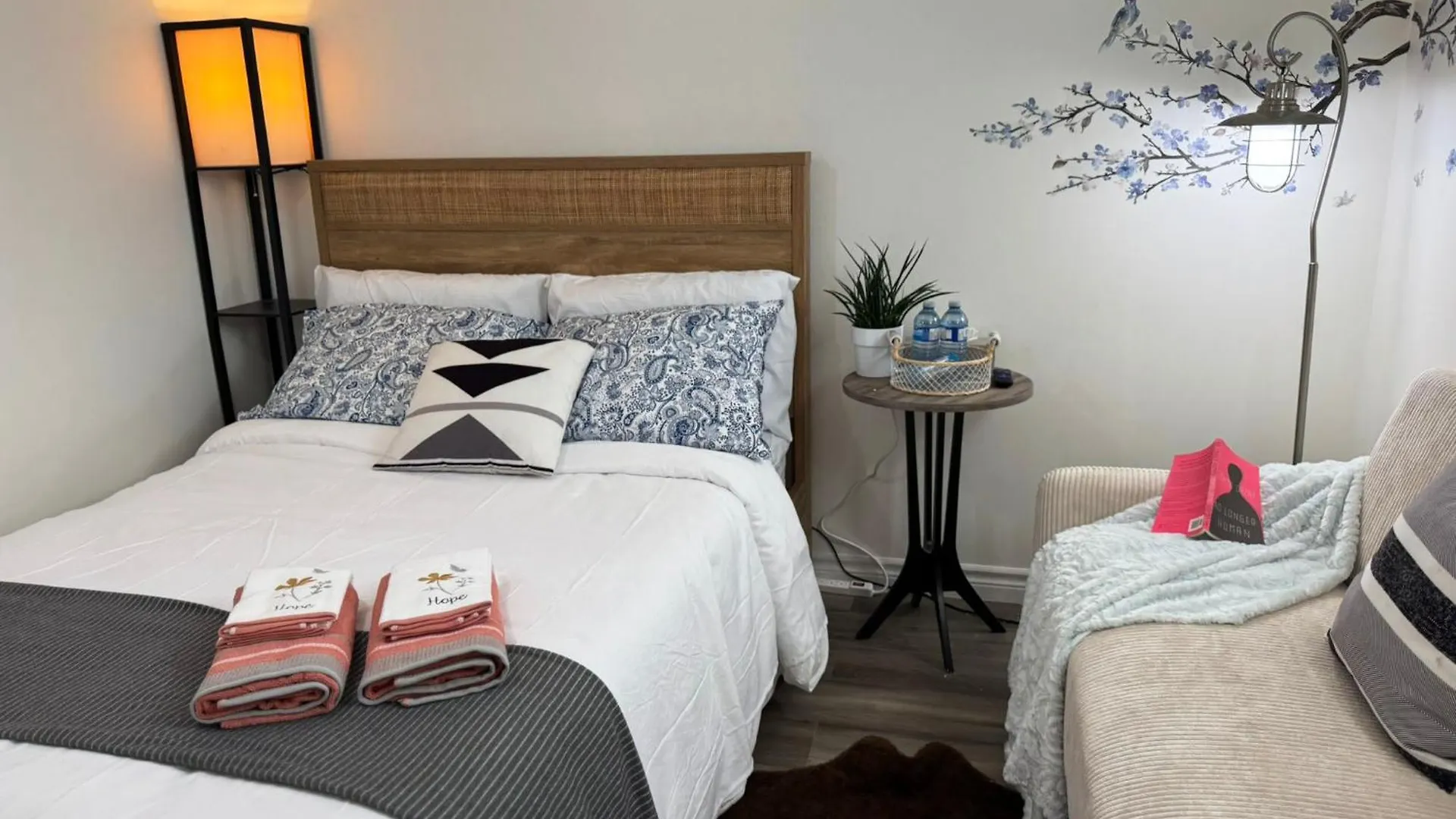 Sunrise Bnb - Free Parking Toronto Canada