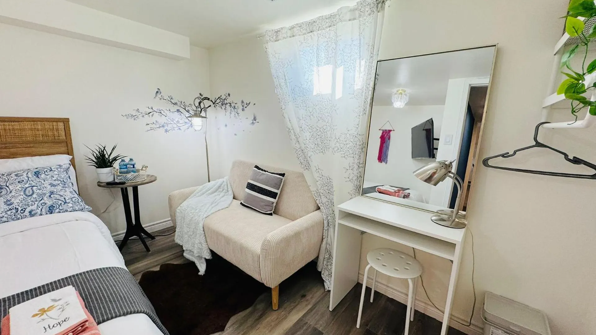 Sunrise Bnb - Free Parking Toronto 0*,  Canada