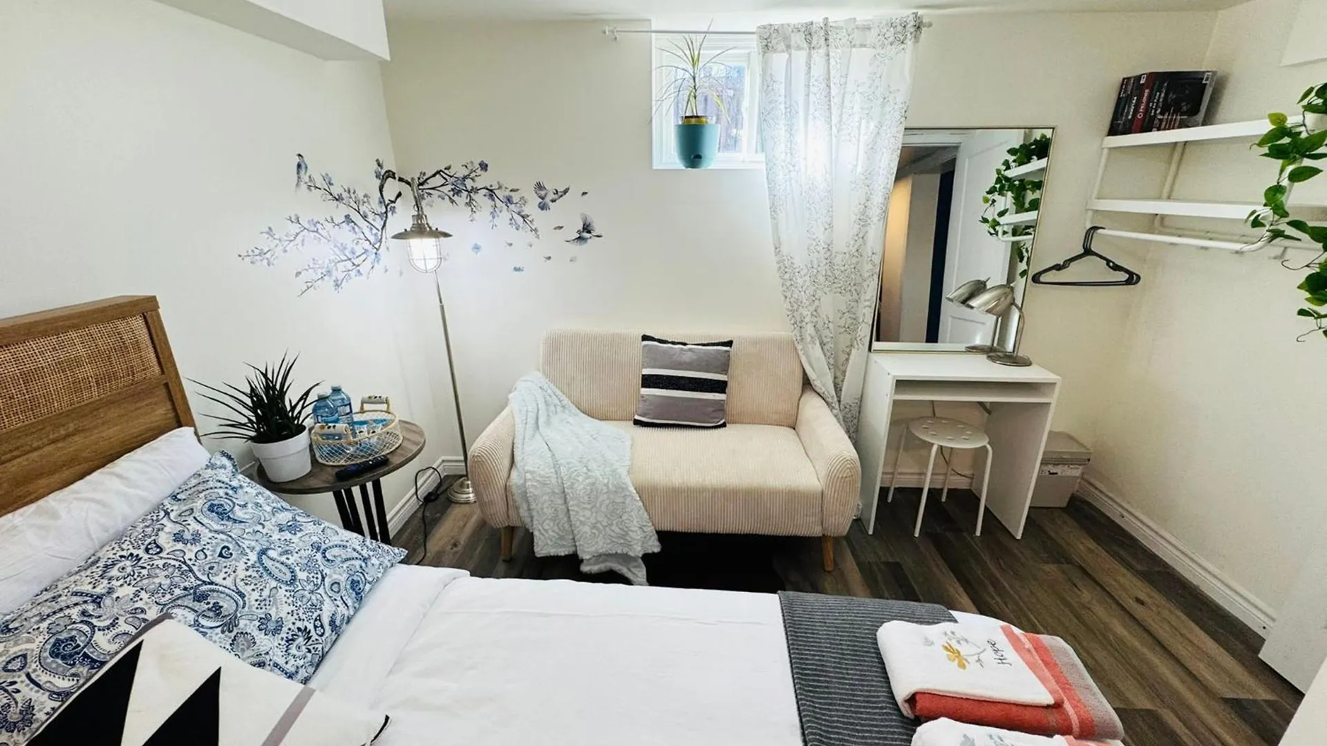 Sunrise Bnb - Free Parking Toronto
