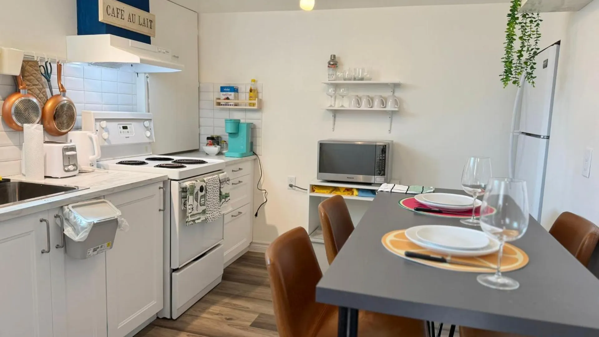 Homestay Sunrise Bnb - Free Parking Toronto
