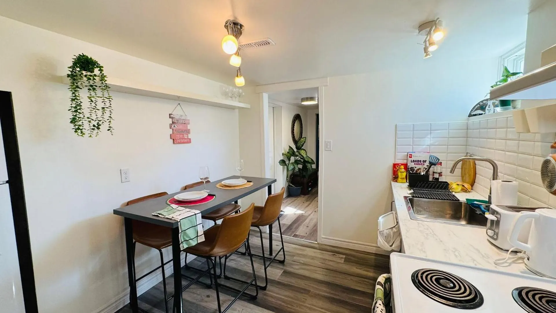 Sunrise Bnb - Free Parking Toronto 0*,