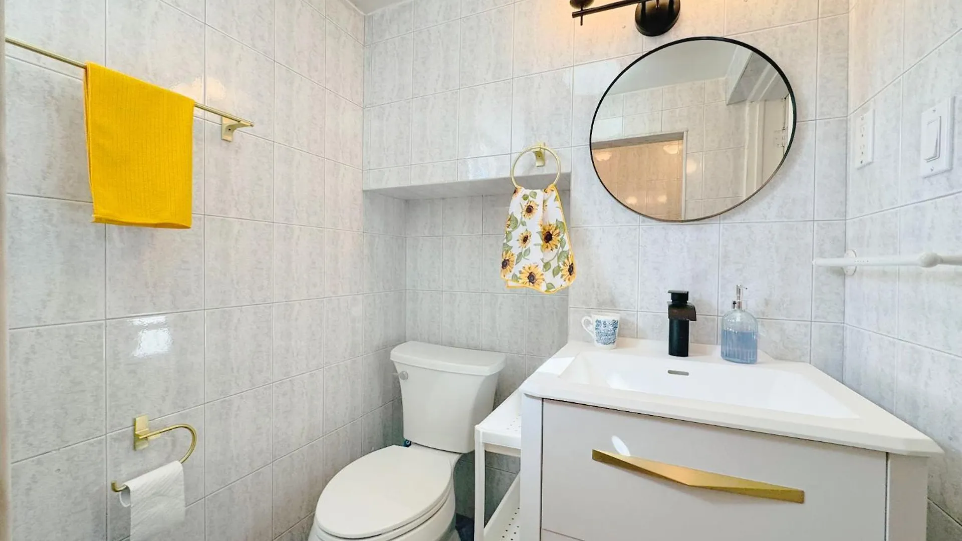 Sunrise Bnb - Free Parking Toronto Homestay